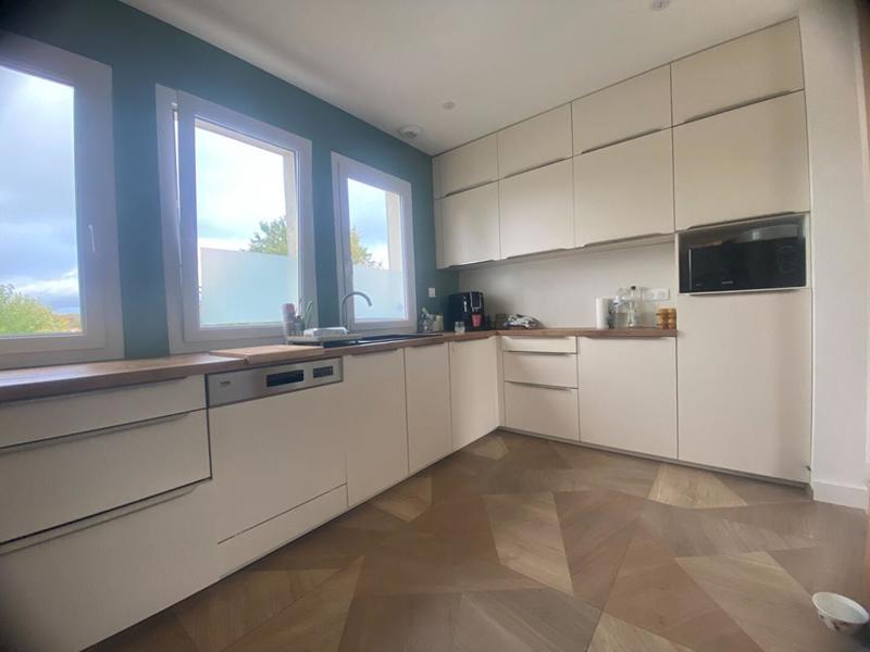 Maison - 202 m² - 7 pièces