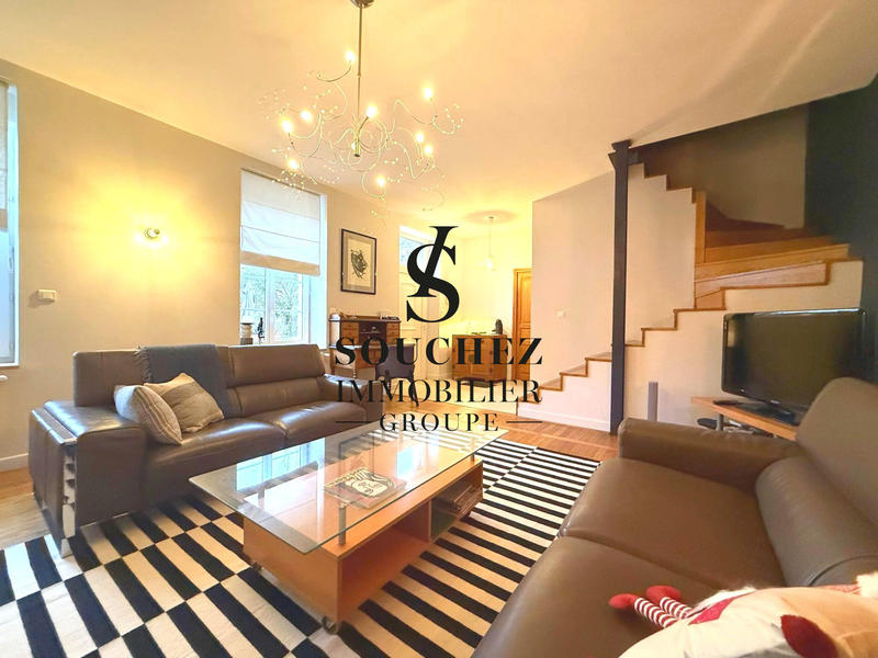 Maison - 250 m² - 8 pièces