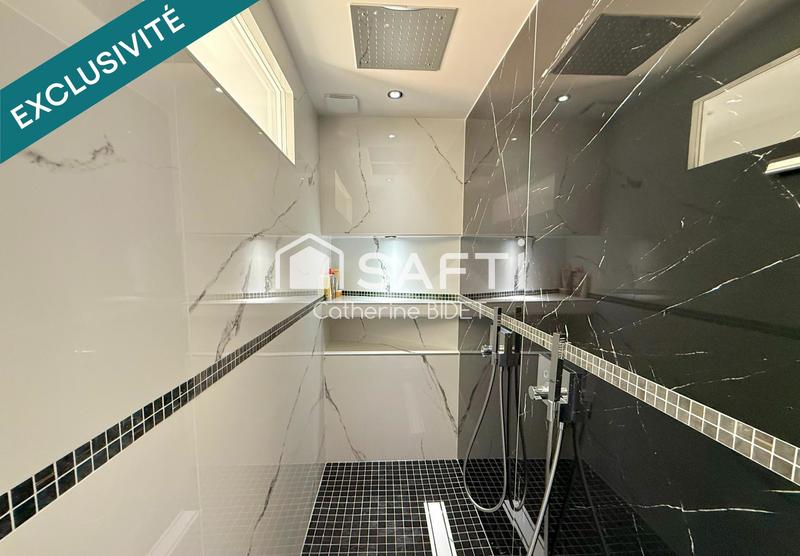 Maison - 236 m² - 8 pièces