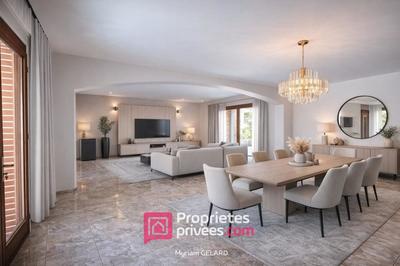Maison - 296 m² - 8 pièces