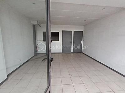 Maison - 560 m² - 10 pièces