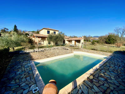 Maison - 133 m² - 9 pièces