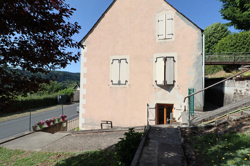 Maison - 104 m² - 8 pièces