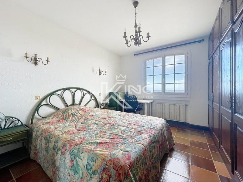 Villa - 212 m² - 6 pièces