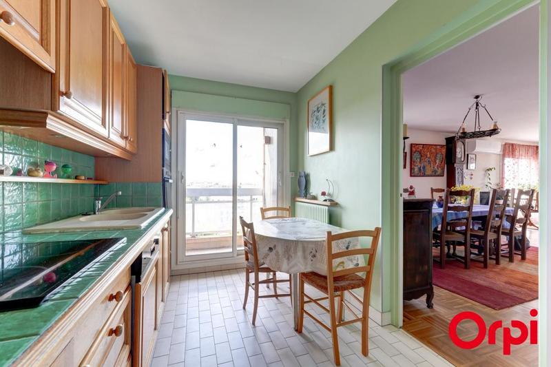 Appartement - 170 m² - 6 pièces