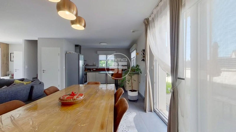 Maison traditionnelle - 104 m² - 5 pièces