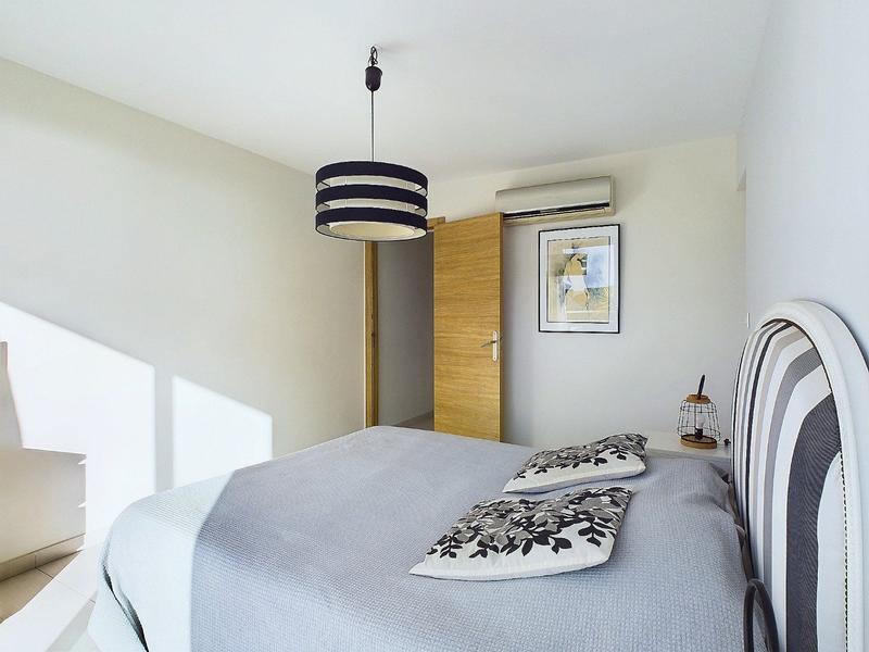 Maison - 270 m² - 11 pièces