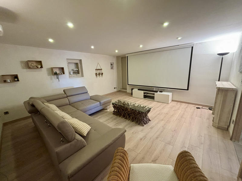 Mas - 185 m² - 5 pièces