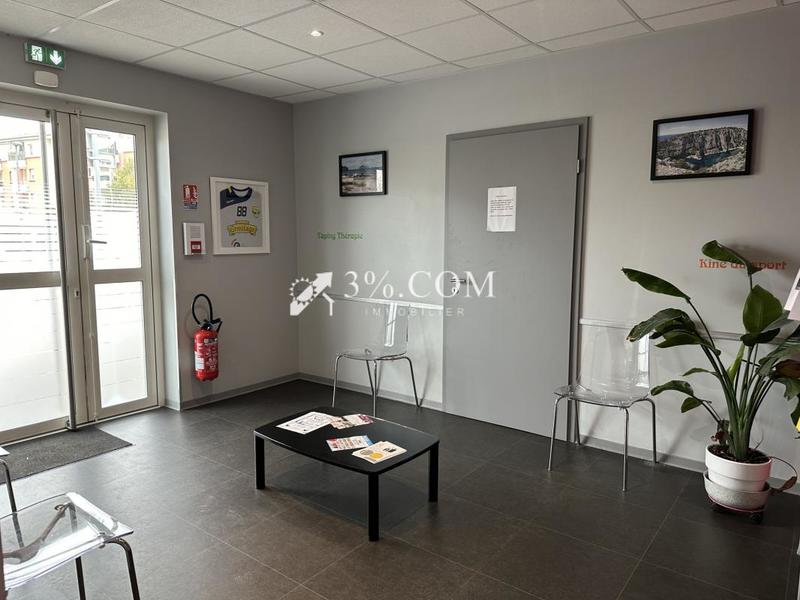 Local d'activité / Entrepôt - 105 m²