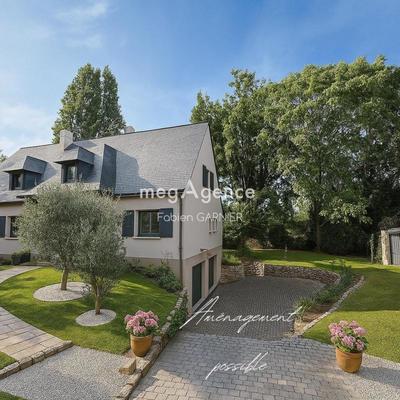 Maison - 182 m² - 9 pièces
