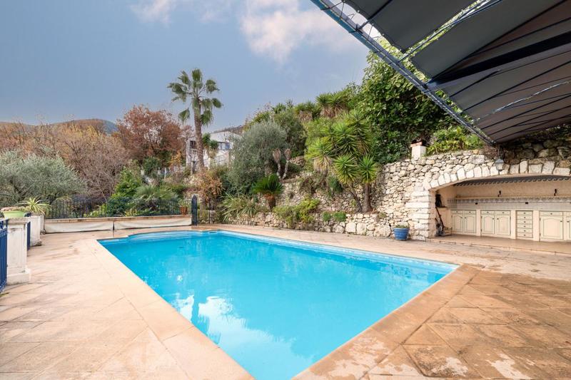 Villa - 310 m² - 8 pièces