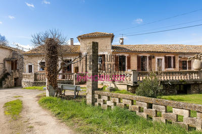 Maison ancienne - 222 m² - 8 pièces