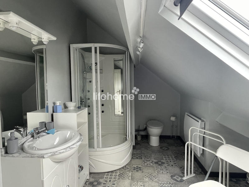 Maison - 180 m² - 8 pièces