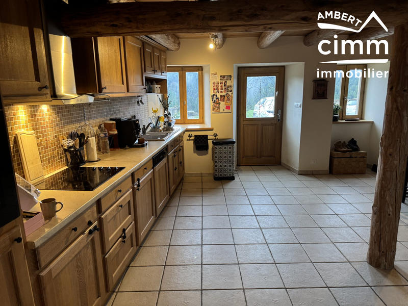 Maison - 177 m² - 9 pièces