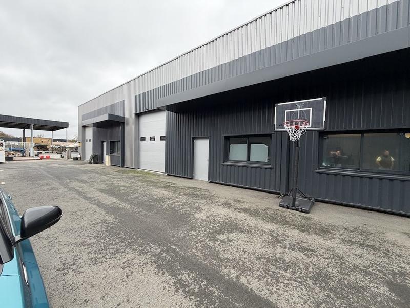 Local d'activités - 150 m² - 4 pièces