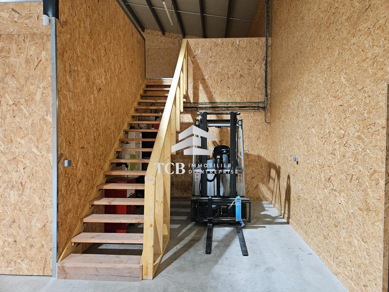 Local d'activités - 380 m²