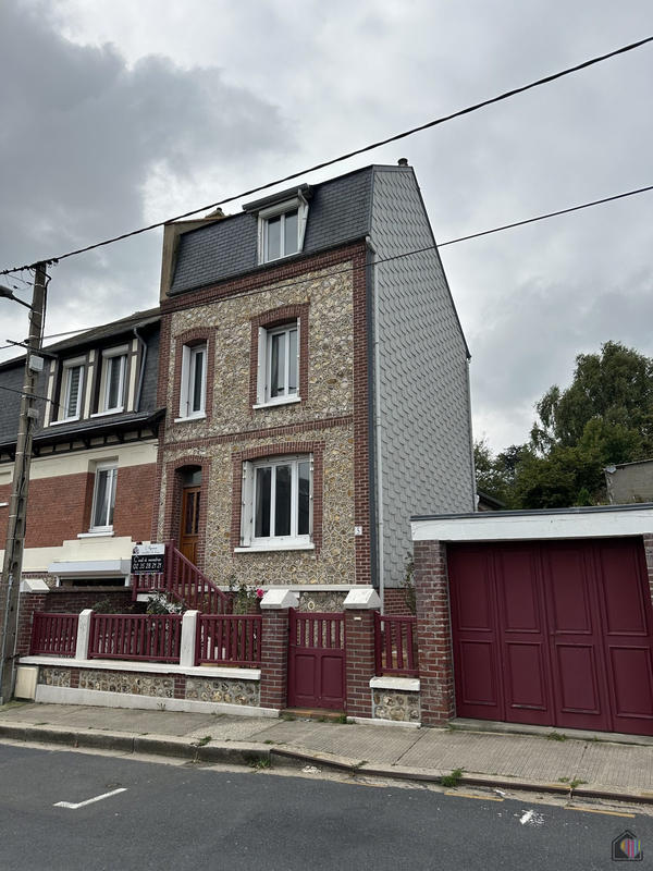 Maison - 87 m² - 4 pièces