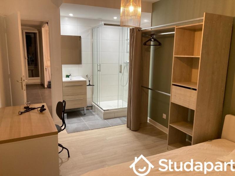 Chambre - 10 m² - 1 pièce