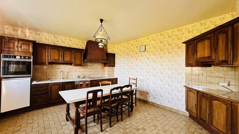 Maison - 170 m² - 7 pièces