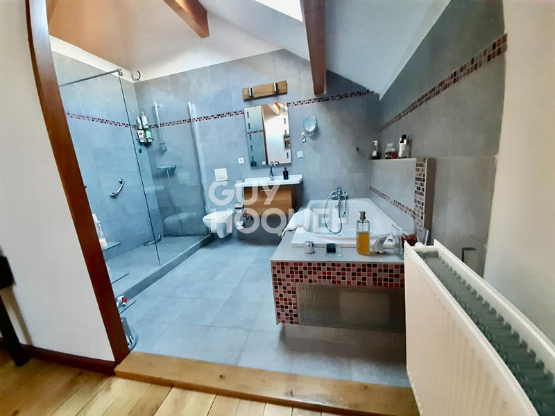 Maison - 413 m² - 7 pièces