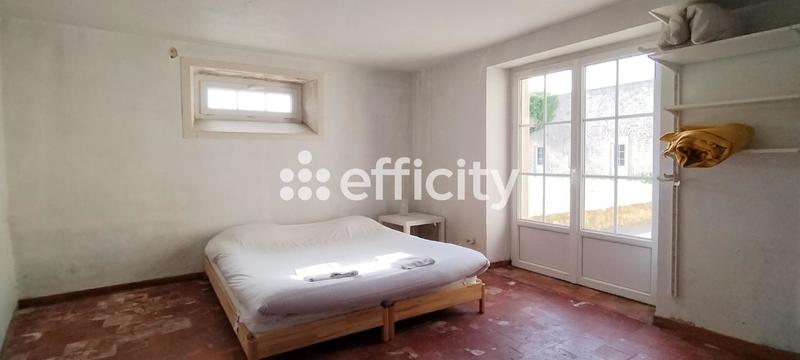 Maison - 415 m² - 12 pièces