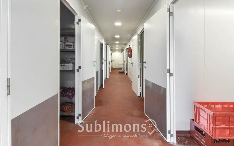 Local d'activité / Entrepôt - 640 m²