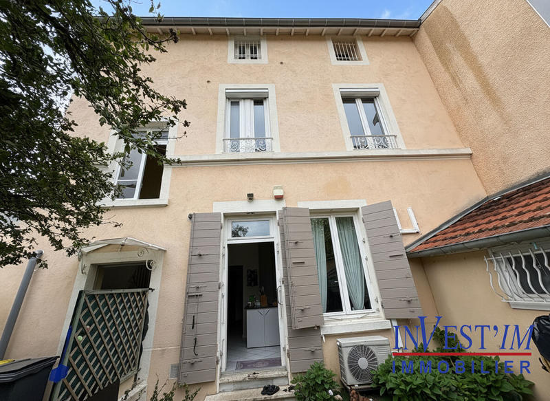 Maison - 190 m² - 8 pièces