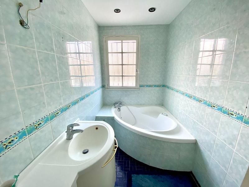 Maison - 170 m² - 6 pièces