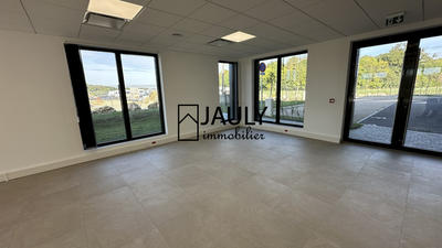 Local commercial - 910 m²