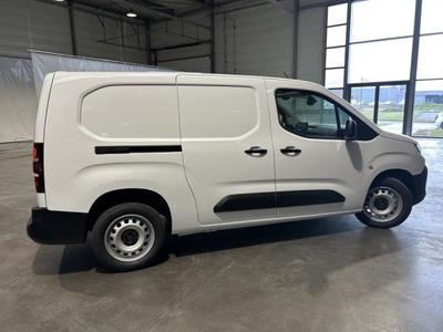Citroën Berlingo Van Prix Ttc - Xl Long 950 Kg Bluehdi 130 Eat8 3 Places Moduwork Plancher Bois Camera Partner