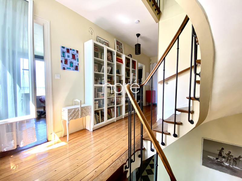 Maison - 200 m² - 8 pièces