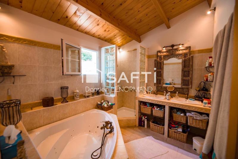 Maison - 205 m² - 6 pièces