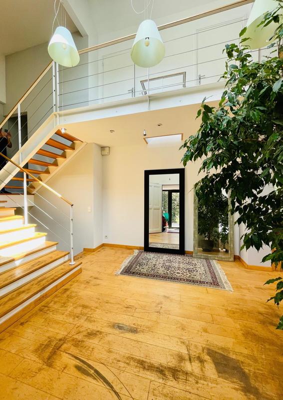 Maison - 210 m² - 7 pièces