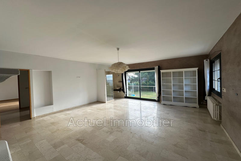 Propriété - 300 m² - 8 pièces