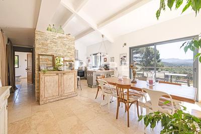 Maison - 215 m² - 6 pièces