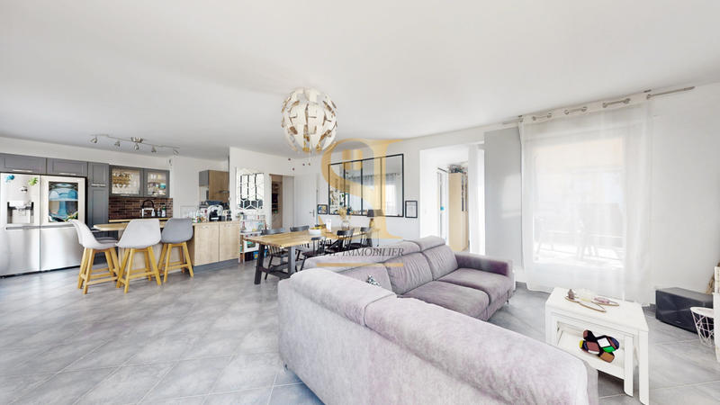 Appartement - 94 m² - 5 pièces