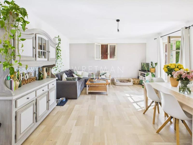 Villa - 192 m² - 8 pièces