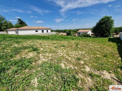 Terrain constructible - 800 m²