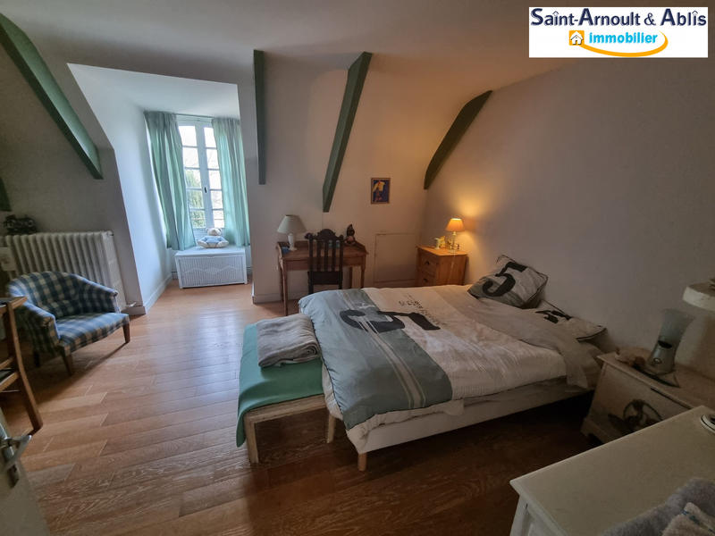 Maison - 320 m² - 8 pièces