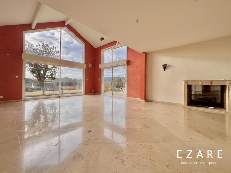 Maison - 180 m² - 6 pièces