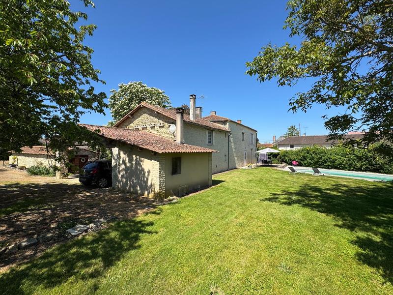 Maison - 203 m² - 7 pièces