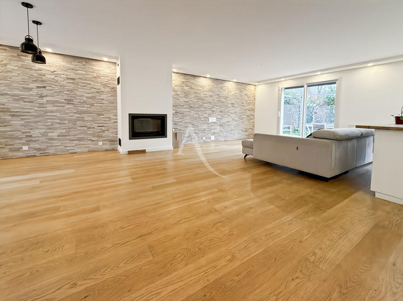 Maison - 96 m² - 6 pièces