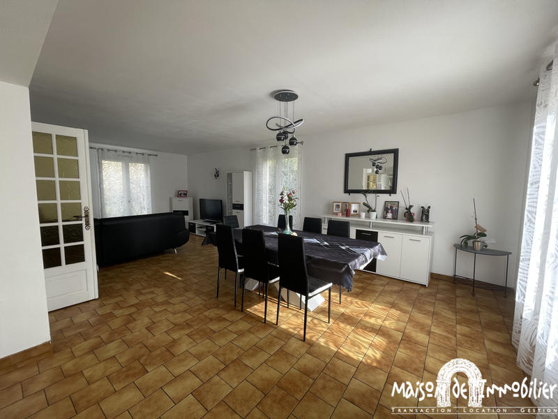 Maison - 185 m² - 8 pièces