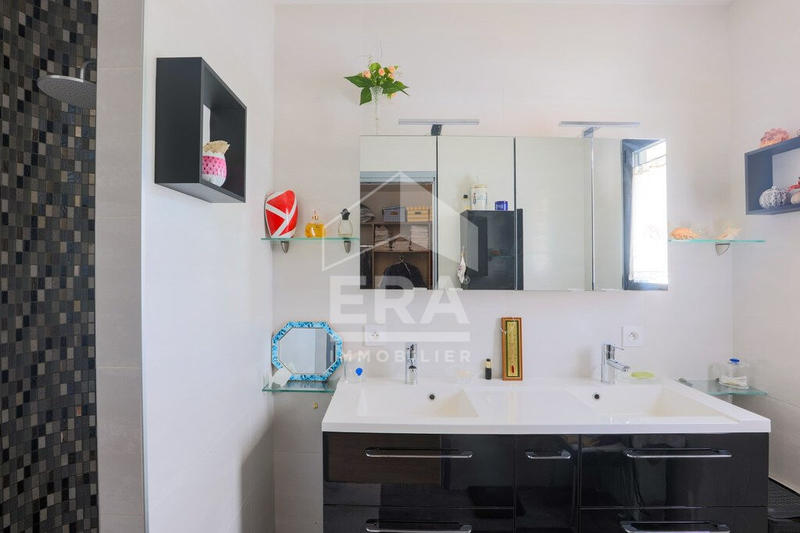 Maison - 192 m² - 6 pièces