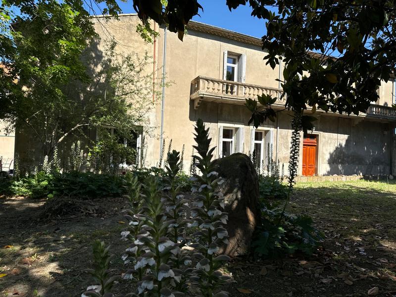 Maison - 380 m² - 11 pièces