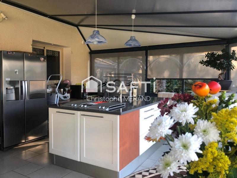 Maison - 296 m² - 12 pièces