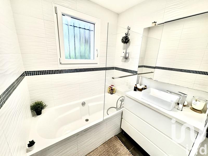 Maison - 137 m² - 8 pièces