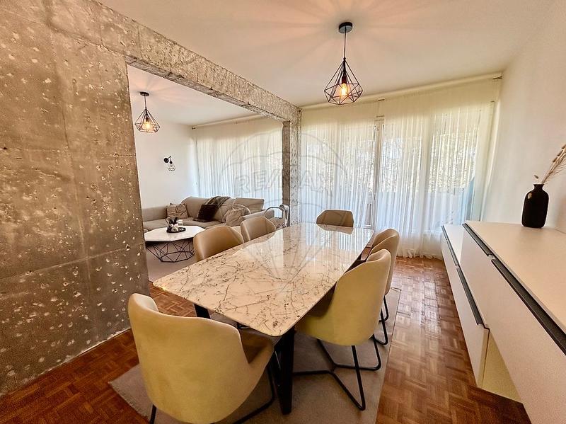 Appartement - 102 m² - 4 pièces