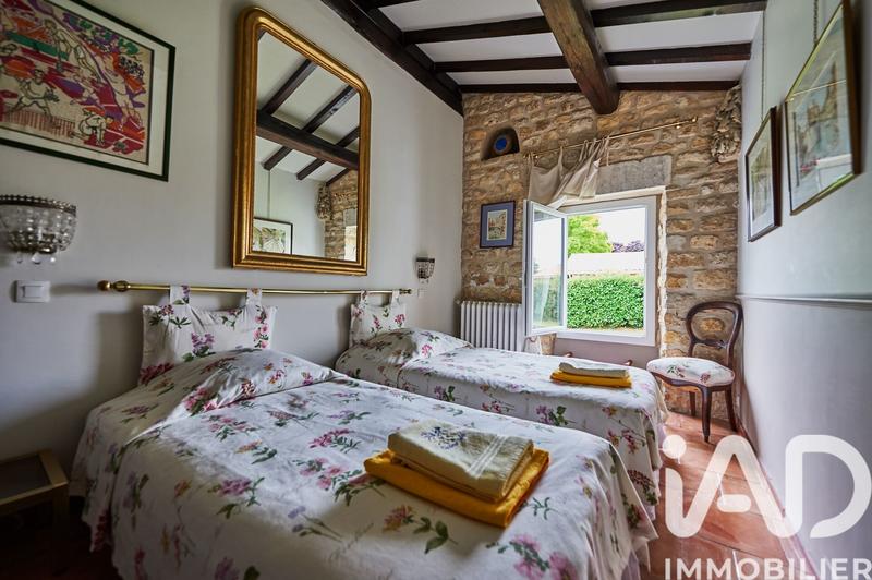 Maison - 230 m² - 6 pièces