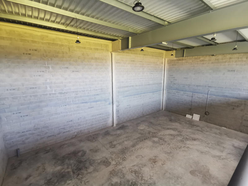 Local d'activités - 301 m²